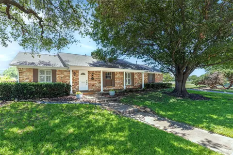 3455 Pebble Beach Dr, Farmers Branch, TX 75234