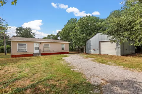4501 Tulip Dr, Granbury, TX 76049
