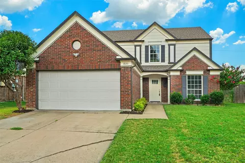 6820 Quail Meadow Dr, Watauga, TX 76148