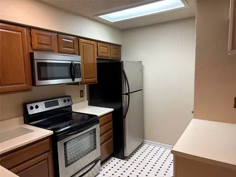 1201 Harwell Dr #215, Arlington, TX 76011