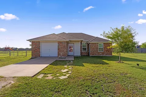205 Bluebonnet Ln, Palmer, TX 75152