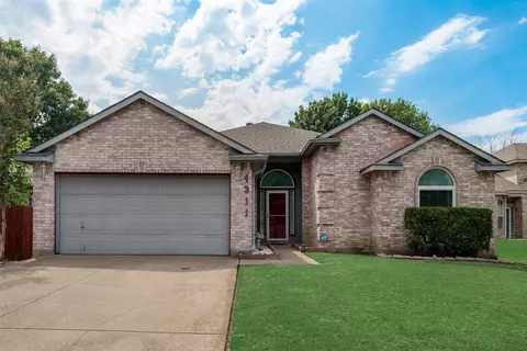 4311 Meriden Ct, Grand Prairie, TX 75052