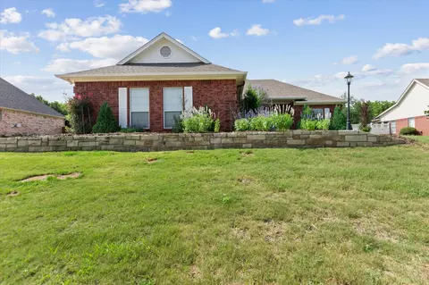 9011 Ravenswood Rd, Granbury, TX 76049