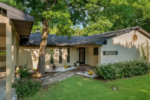 2705 Yorkshire Dr, Sherman, TX 75092