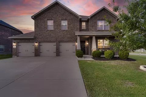 130 Pinto Dr, Waxahachie, TX 75165