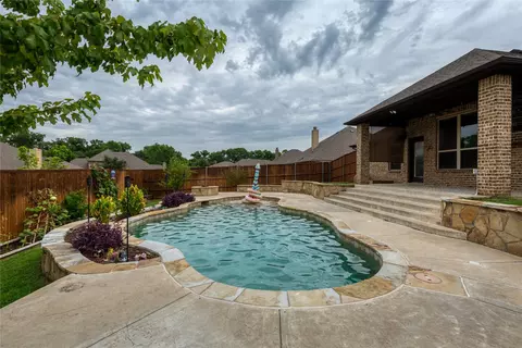 101 Venado Ct, Azle, TX 76020