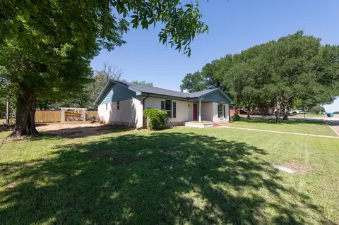 1516 E Spg, Henrietta, TX 76365