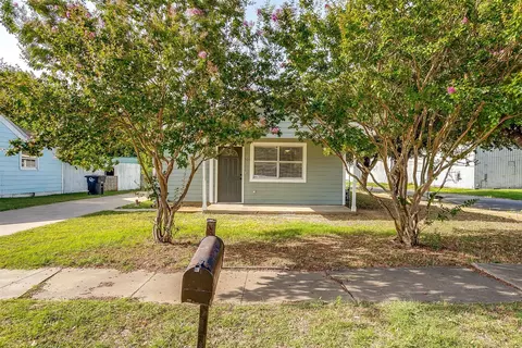 506 E Willingham St, Cleburne, TX 76031 photo 6
