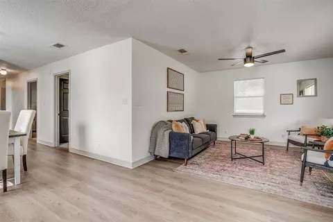 506 E Willingham St, Cleburne, TX 76031 photo 12