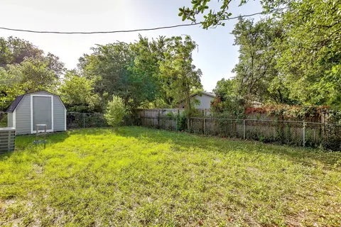 506 E Willingham St, Cleburne, TX 76031 photo 34