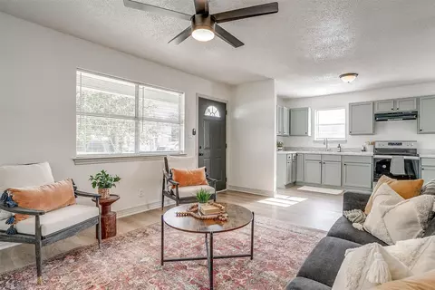 506 E Willingham St, Cleburne, TX 76031