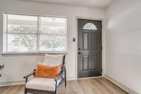 506 E Willingham St, Cleburne, TX 76031 photo 8