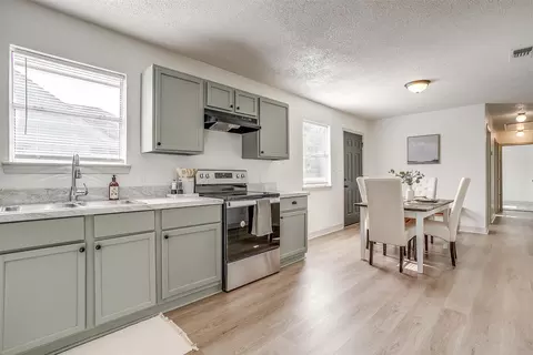 506 E Willingham St, Cleburne, TX 76031 photo 11