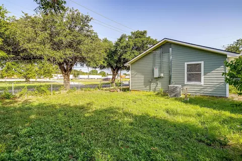 506 E Willingham St, Cleburne, TX 76031 photo 35