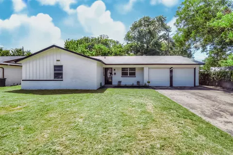 6304 Scotsdale Dr, Forest Hill, TX 76119
