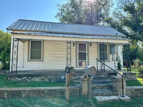 315 Hill St, Hico, TX 76457