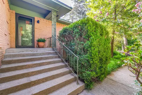 3826 Holliday Rd, Dallas, TX 75224