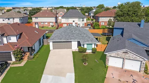 3133 Twisted Vine Ln, Grand Prairie, TX 75052