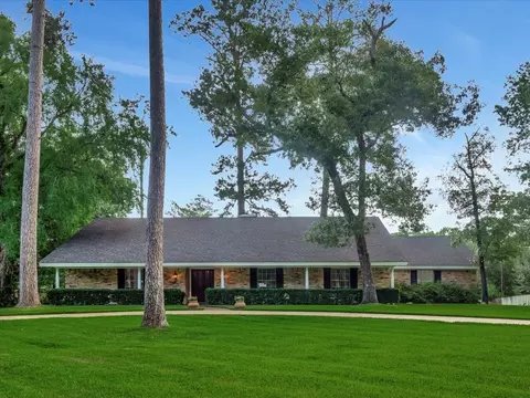 1305 Woodland Dr, Lufkin, TX 75904