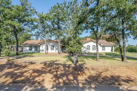 100 Timber Ridge Cir, Burleson, TX 76028