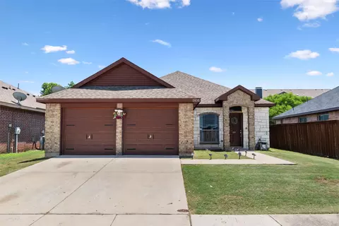 2835 Becki Dr, Grand Prairie, TX 75051
