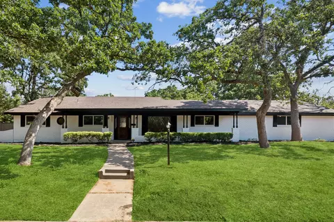 5801 Blueridge Dr, Fort Worth, TX 76112