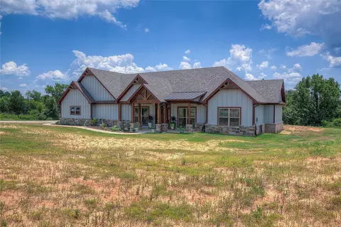 5271 Lago Vista Dr, Athens, TX 75752