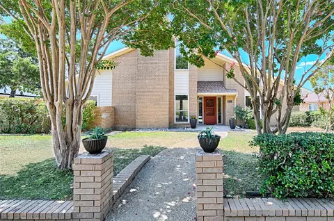 2210 Valley Ml Dr, Carrollton, TX 75006