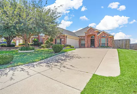 5325 Meadow Valley Dr, Fort Worth, TX 76123