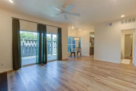 2740 Silver Creek Dr #118, Arlington, TX 76006