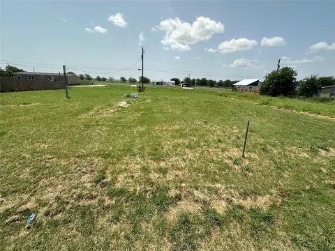 918 E 920 E Dee St, Whitney, TX 76692 photo 3