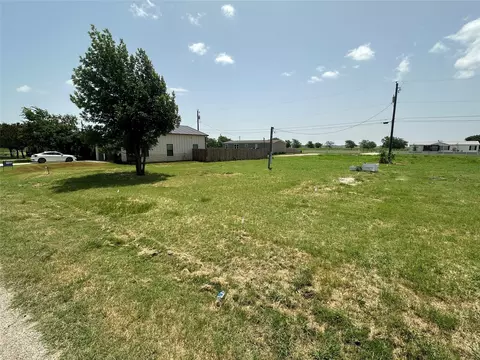918 E 920 E Dee St, Whitney, TX 76692