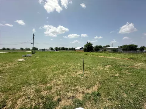 918 E 920 E Dee St, Whitney, TX 76692 photo 2