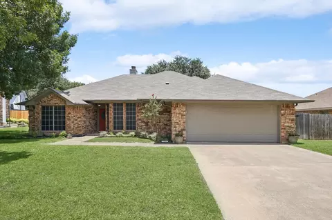 7104 Nicole Ct, North Richland Hills, TX 76182