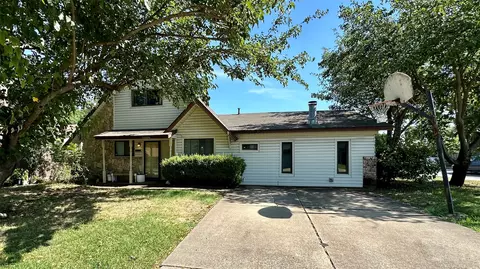 2800 Buena Vista Dr, Arlington, TX 76010