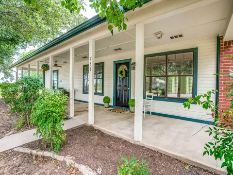Exterior - 731 E Jacob St, Pilot Point, TX 76258 photo 2 of 3