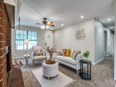 Living - 731 E Jacob St, Pilot Point, TX 76258 photo 1 of 1
