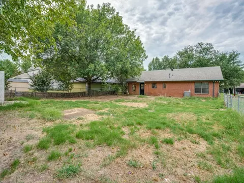 Exterior - 731 E Jacob St, Pilot Point, TX 76258 photo 3 of 3