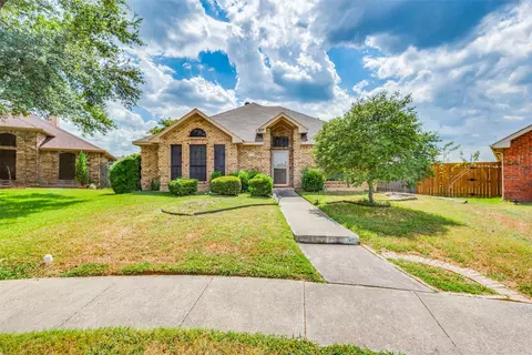 837 Witherspoon Ct, Cedar Hill, TX 75104