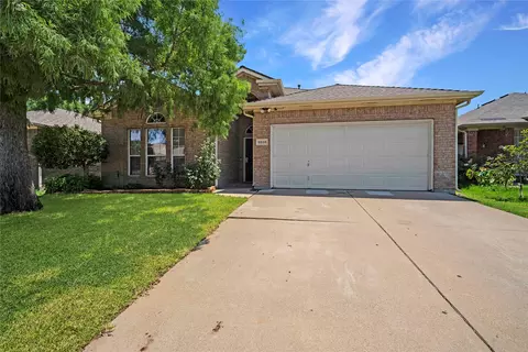 5928 Center Ridge Dr, Fort Worth, TX 76131