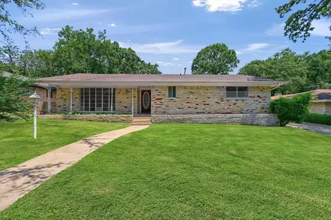 Exterior - 135 Circle Dr, Denison, TX 75021 photo 2 of 8