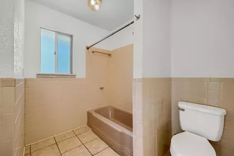 Bath - 135 Circle Dr, Denison, TX 75021 photo 4 of 4