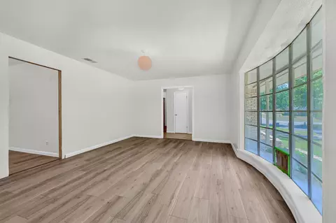 Living - 135 Circle Dr, Denison, TX 75021 photo 2 of 7