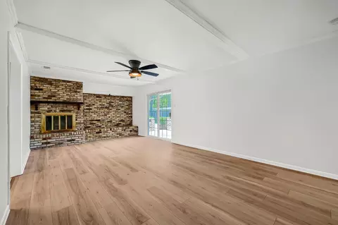 Living - 135 Circle Dr, Denison, TX 75021 photo 5 of 7