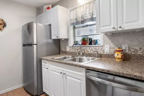 411 E Pine St, Malakoff, TX 75148 photo 9