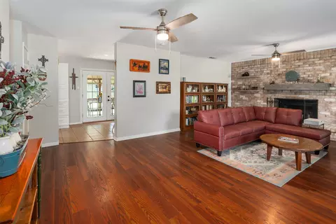 411 E Pine St, Malakoff, TX 75148 photo 4