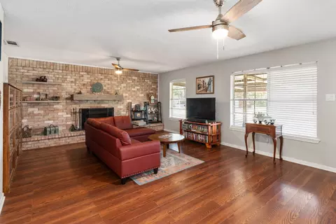 411 E Pine St, Malakoff, TX 75148 photo 5