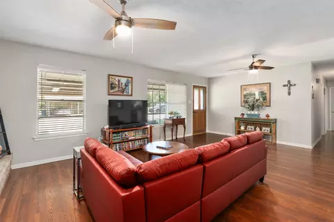 411 E Pine St, Malakoff, TX 75148 photo 6