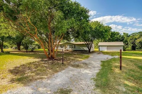 1816 Lariat Ln, Burleson, TX 76028