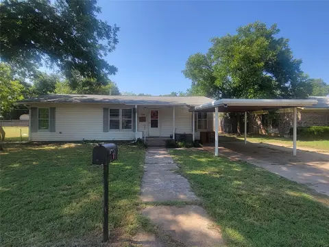 1430 A Ave, Graham, TX 76450